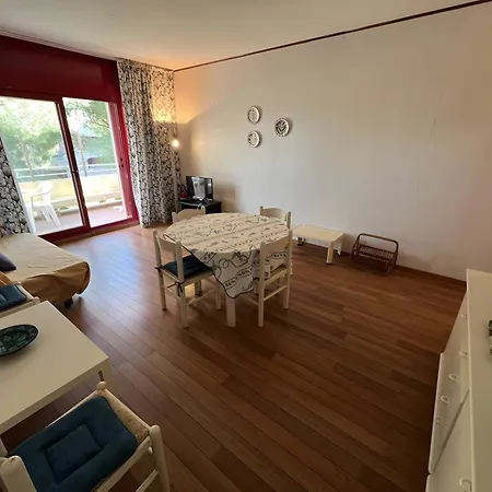 公寓 Trilocale Con Solarium E Piscina 毕博纳
