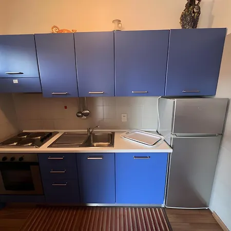 Trilocale Con Solarium E Piscina