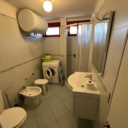 Trilocale Con Solarium E Piscina *