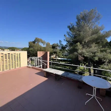 Trilocale Con Solarium E Piscina