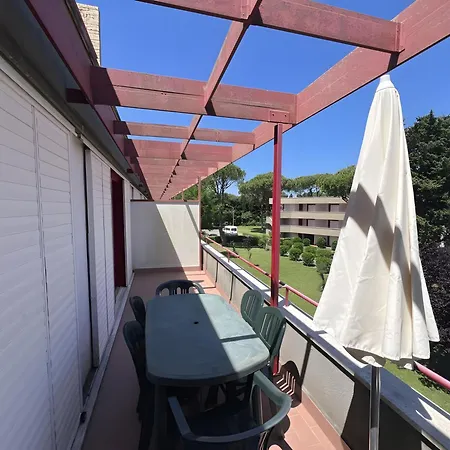 Trilocale Con Solarium E Piscina Apartmán