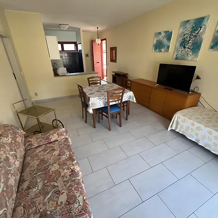 Trilocale Con Solarium E Piscina *